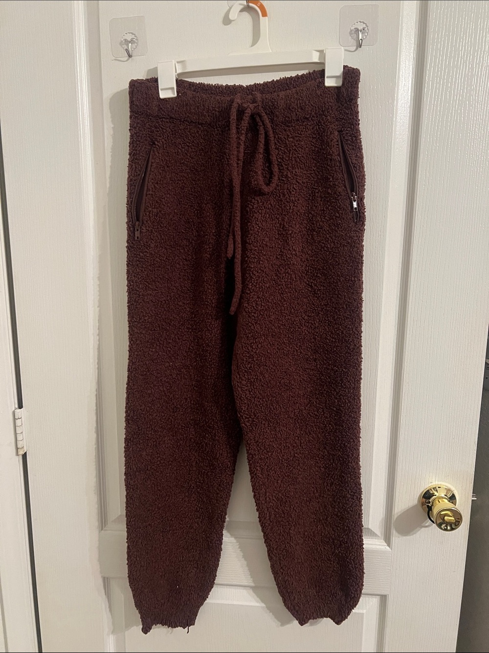 Skims Sherpa Jogger Pants in Dark Brown